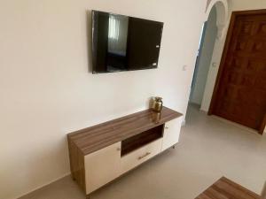 شقة جميلة وجديدة للإيجار قرب مدينة