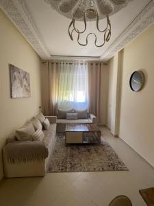 شقة جميلة وجديدة للإيجار قرب مدينة