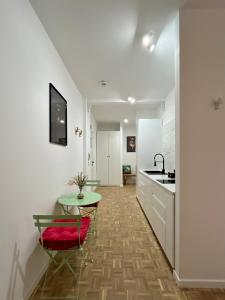 Maison Nelle Botanique - Badger Hill