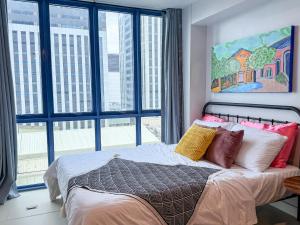 VIDA VERDE at 38 Park Avenue - 5 minutes walk to Ayala Central Bloc, with Infinity Pool, Fast Wi-Fi, Gym, & City Views inside Cebu IT Park