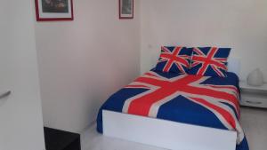 Appartement tout confort dans petit jardin calme