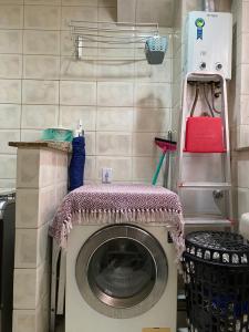 Quarto privativo a uma quadra da praia de Copacabana