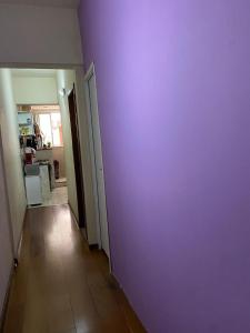 Quarto privativo a uma quadra da praia de Copacabana