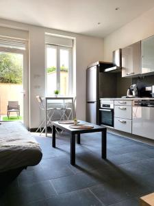 Appartements Providence Terrasse privee - Proche Gare Sncf : photos des chambres