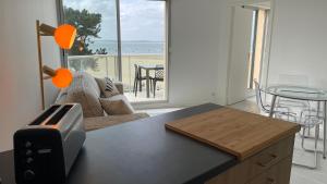 Première ligne - Vue mer exceptionnelle - Accès direct plage - Grand balcon - Parking privatif clos - Tout à pieds