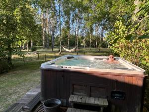 Villas Magnifique Moulin proche Chablis, jacuzzi et riviere : photos des chambres