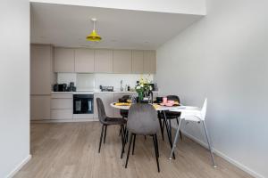 Spacious and Quiet with Free Parking Ideal for Families and Business Stays