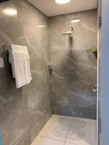 Pequena casa Térrea prox hospital do amor com garagem