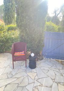 DOUCEUR D AZUR maison climatisée 1 à 4 personnes avec jardinet piscine et parking idéal séjour pro ou détente