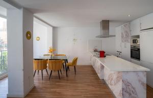 Chic spacious central apartment