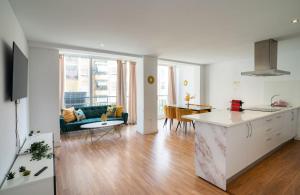 Chic spacious central apartment - Hoteles de 4 estrellas en Málaga