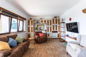 Villa for 4 with feature pool & great reviews