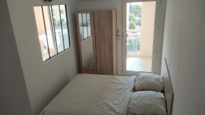 Appartements Apartment with residential pool : photos des chambres