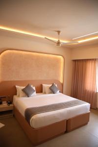 RATHNA RESIDENCY