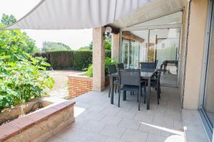 Maison Familiale Piscine et Proche des commerces