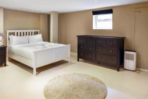 Cosy 3BR with Garden in Herne Hill, Zone 2