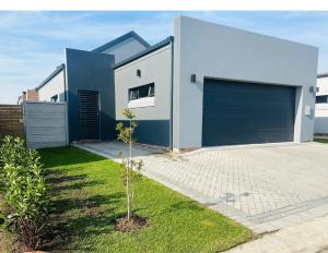 GARE Coastal Holiday Home PE