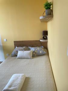 Chambres avec espaces communs équipés parfait pour séjour professionnel ou ambiance conviviale