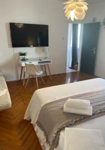 City Square Apartment