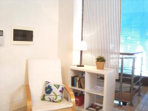 Flat at 30mt from sea, small pool and parking