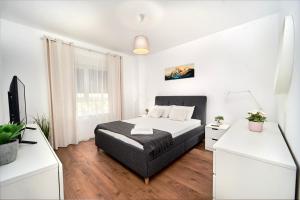 Sunset view Central Tudor apartment - by Open House