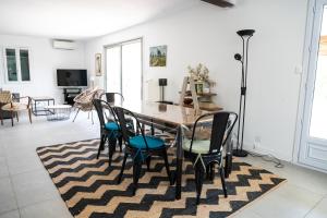 Maison Familiale Piscine et Proche des commerces