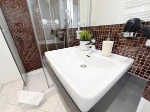 Avío, 2 Bedroom Apartment, King Beds, near Belvedere