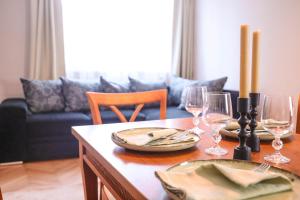 Sea Siren 2BD Apartment near Sea Garden by ApartMAX