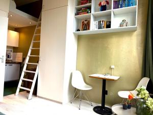 Cosy Studio, with outdoor swimming