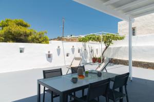 Θεμωνιά house