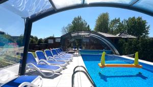 Rajska Mierzeja , SAUNA , JAKUZZI ,BASEN Z PODGRZEWANĄ WODĄ , KLIMATYZACJA-OGRZEWANIE , PLAC ZABAW , ROWERY , TARAS