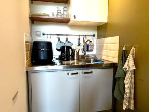 Cosy Studio, with outdoor swimming