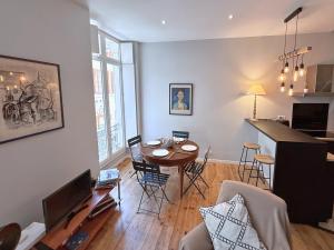 Appartements Le Barthou - T3 lumineux en centre-ville de Pau : photos des chambres