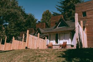 CABAÑAS CON COSTA DE LAGO en CIRSE