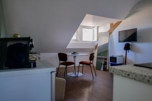 Appartements Appartement face Eglise Saint Joseph Angers- 2 personnes : photos des chambres