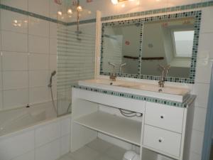 Maisons de vacances La Marjolaine : photos des chambres