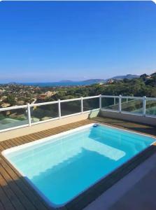 Cobertura com vista para o mar de geriba