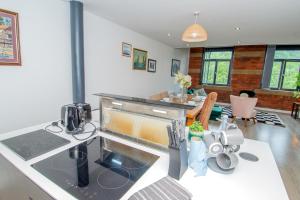 2BR Flat WiFi, Parking Contractors & Families