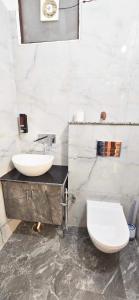 Luxury Apt with Mountain View