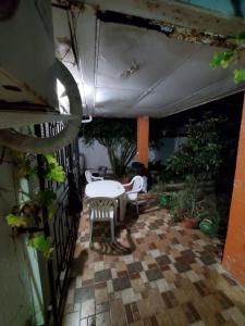 Warm F4, good location