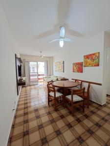 Apartamento a 400 metros da praia Da enseadas