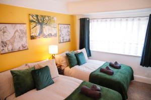 Brighton & Hove, 4 bedrooms, 5 beds, Garage