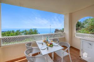 Wyndham - Bright and Modern 2BR with Sea Views in