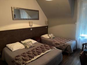 Hotels Hotel Le Pont de l-Aube : Chambre Triple