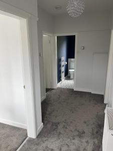 Modern 2 bedroom ground floor apartment