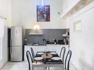 Appartements T4 lumineux proche du port et du theatre : photos des chambres