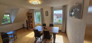 Drei Zimmer Appartment mit Küche & Bad - 3hvězdičkové hotely ve městě Weingarten