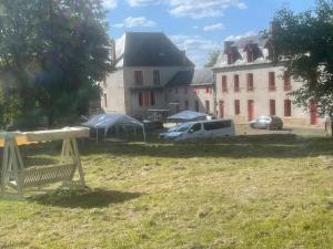Maisons de vacances Grande maison avec piscine privee a Garchizy sur 650 m² : photos des chambres