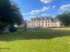 Maisons de vacances Grande maison avec piscine privee a Garchizy sur 650 m² : photos des chambres
