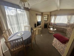 6 birth caravan - Summerlands, ingoldmells